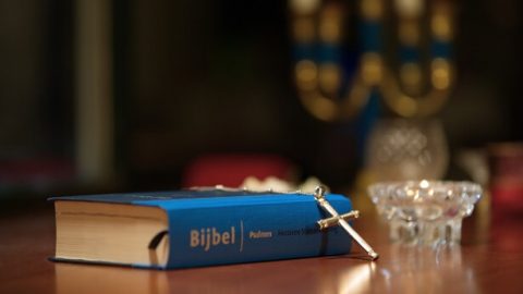 Como podemos crer no Senhor e ganhar a vida se nos afastarmos da Bíblia?